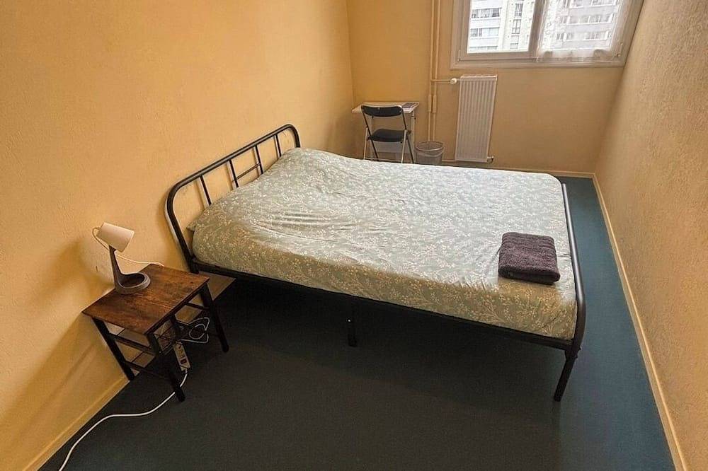 Apartamento entero, T4 35 min walk from Saint Pierre des Corps train station in Saint-Pierre-des-Corps, Región de Tours