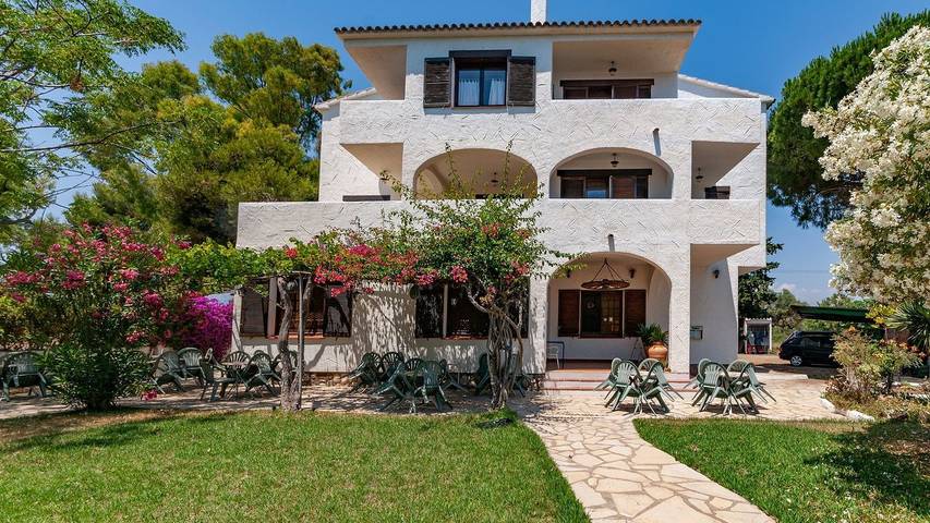 Ferienwohnung für 6 Personen, mit Pool und Balkon sowie Garten, mit Haustier in Montroig Bahia