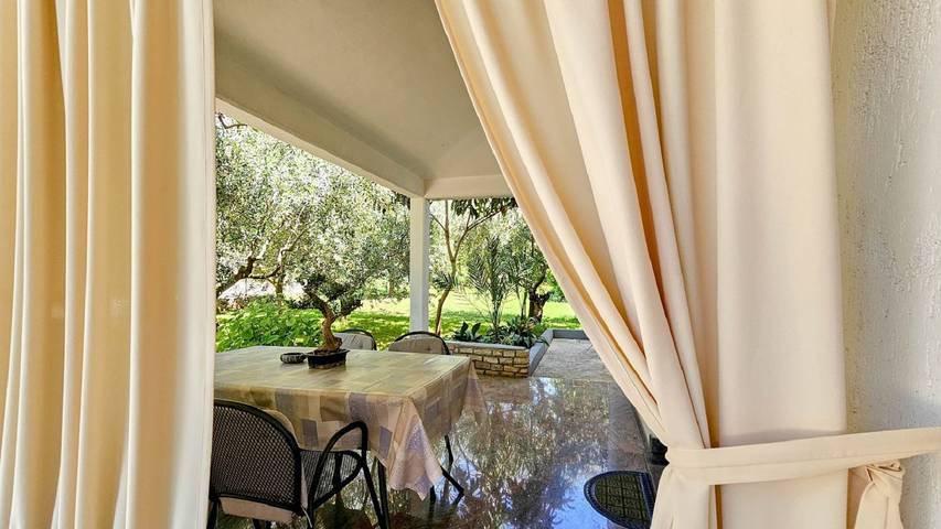 Ferienwohnung für 4 Personen, mit Terrasse und Garten in Novigrad - 3