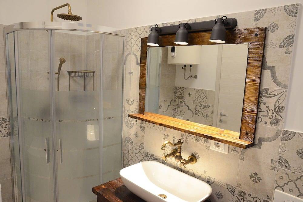 Apartamento entero, Apartamento nuevo con vistas espectaculares del lago de Garda in Malcesine, Montañas Garda