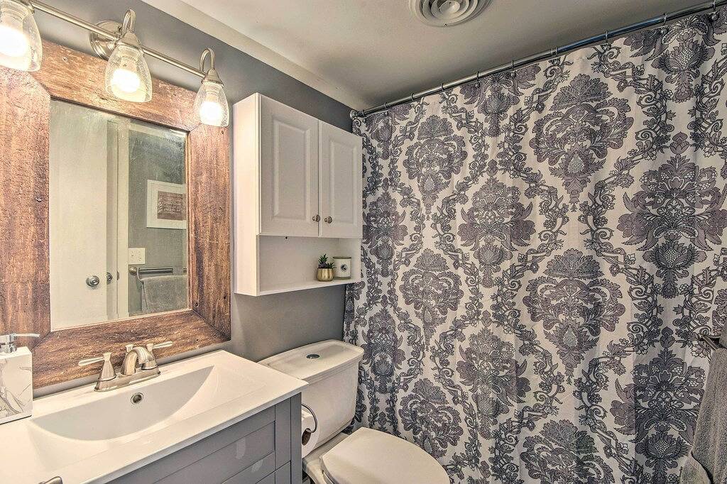 Ganze Wohnung, Designer Retreat w/ Pool, Golf + Beach Access! in Lake Keowee