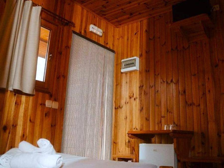 Camping Alquezar - Bungalow 2 personnes - Bungalow pas de cuisine lit double in Alquézar, Province de Huesca