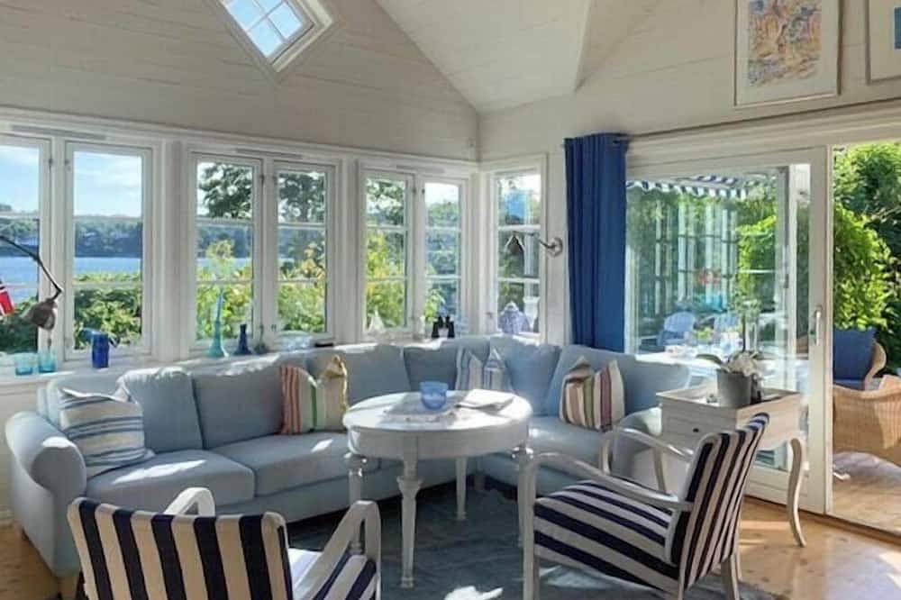 Maritimes Ferienhaus auf einer Insel mit Strand in Sandefjord