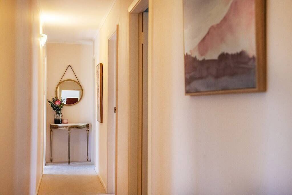 8th Tee Retro Vibes Peacefully Tucked Away in Mudgee, Mid-Western Regional Council