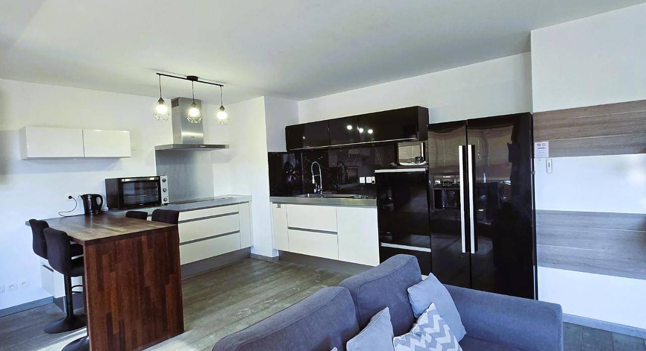 Appartement entier, Two-Bedroom Apartment in Annemasse, Région de Saint-Julien-en-Genevois