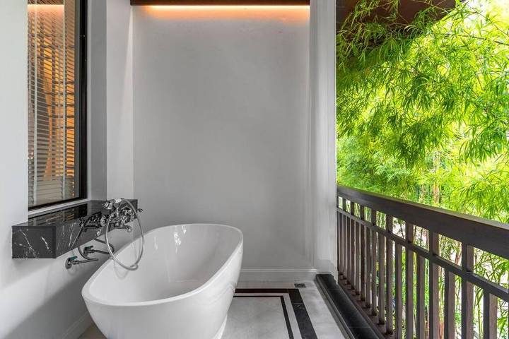 Location de vacances pour 12 personnes, avec vue ainsi que piscine et jardin dans Saraphi - 4