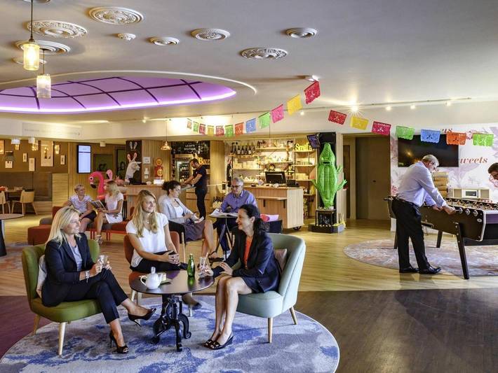 Hôtel pour 4 personnes, avec Terrasse ainsi que Jardin et Sauna à Lesquin