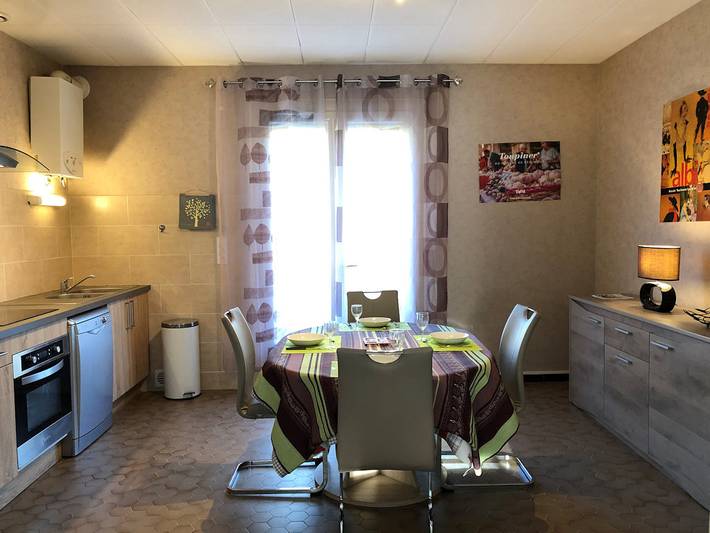 Gîte pour 5 personnes, avec jardin et terrasse