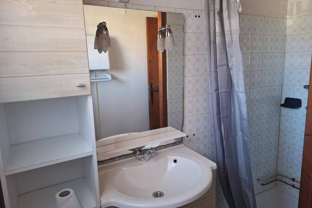 House in the center of the village ideal for families in Matemale, Parc naturel régional des Pyrénées catalanes
