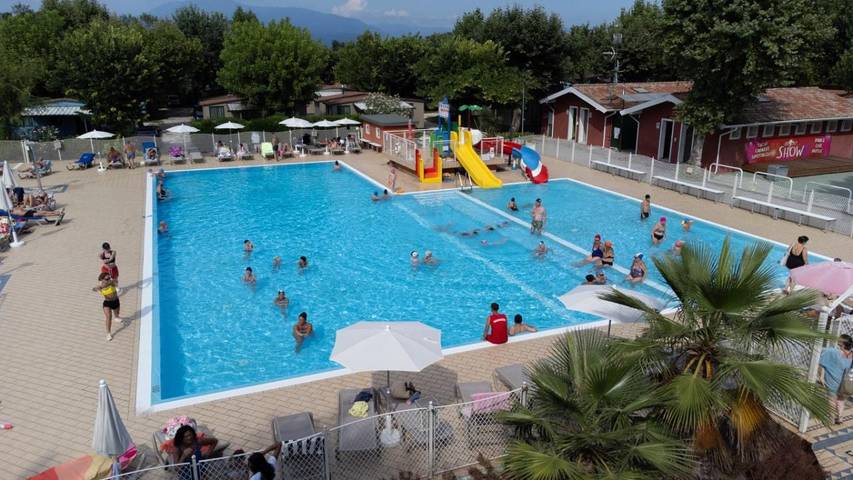 Ferienhaus für 5 Personen, mit Kinderpool und Pool in Moniga del Garda
