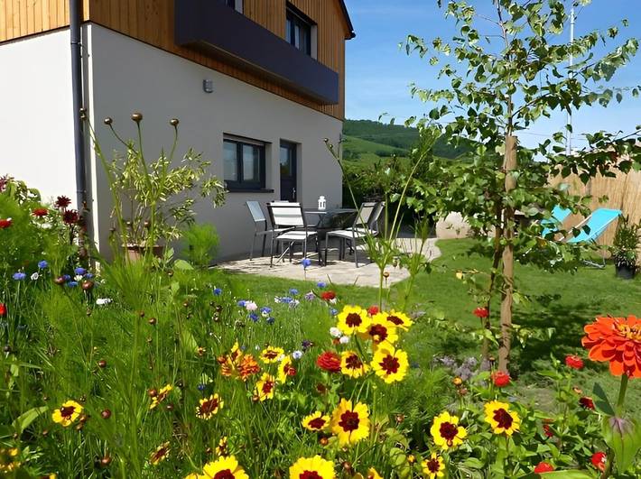 Gîte pour 6 personnes, avec terrasse et jardin