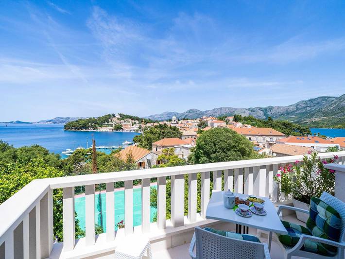 Gîte pour 2 personnes, avec jardin, adapté aux familles à Cavtat