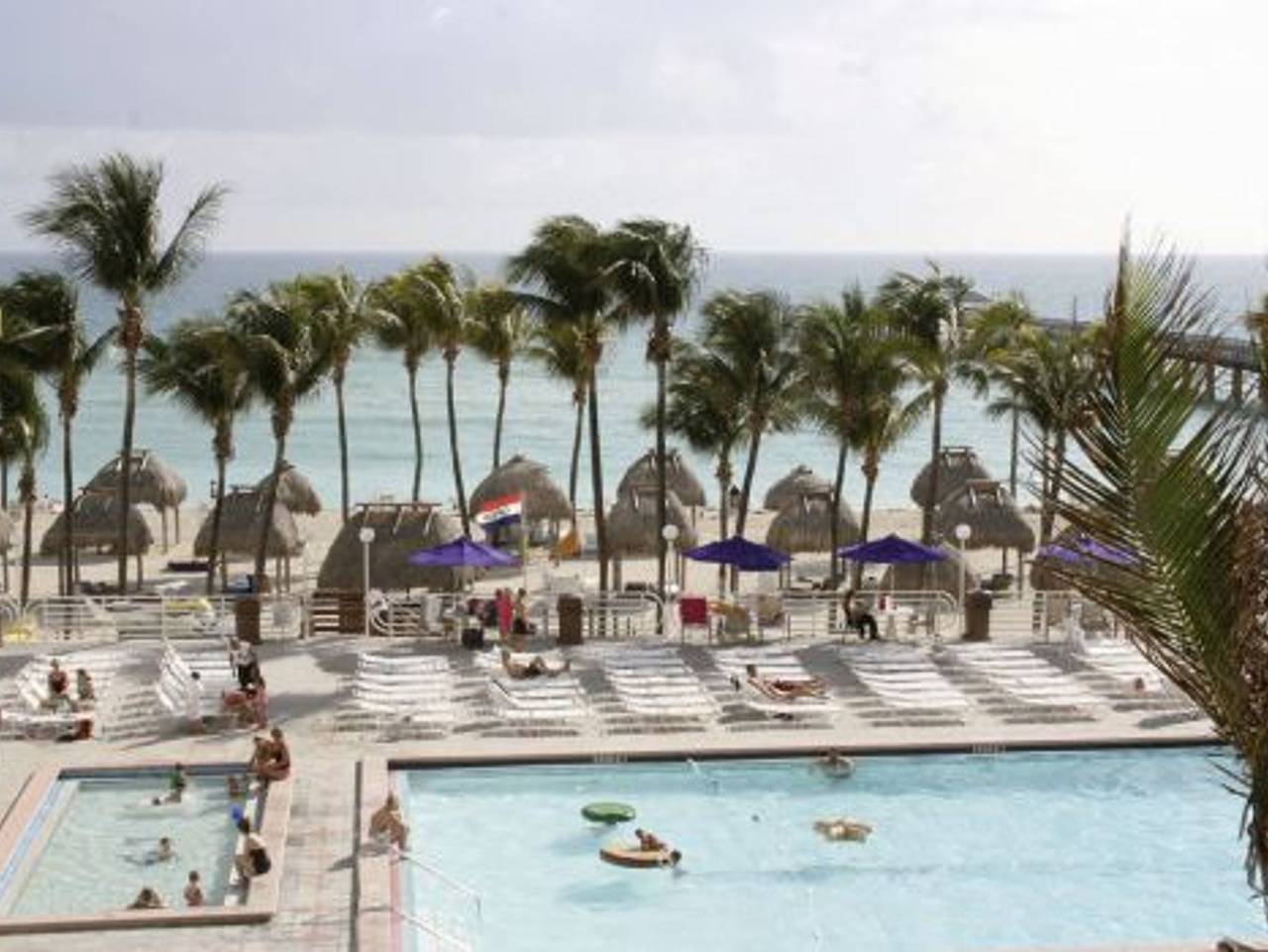 Newport Beachside Resort - 2 Bedroom Suite City View in Haulover Park, Sunny Isles Beach