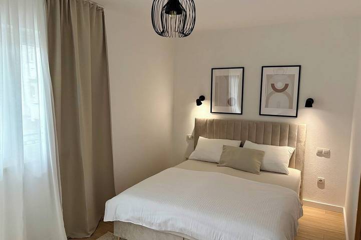 Villa Antonija, 50 m from sandy beach, heated pool, max 12 pax in Duće, Omiš-Riviera