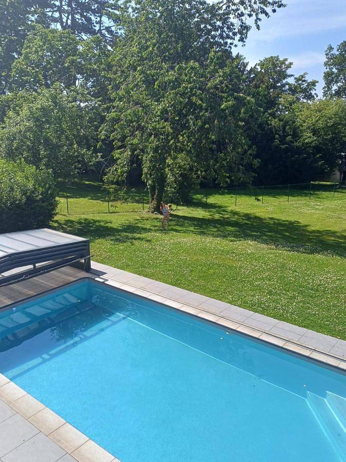 Location de vacances pour 2 personnes, avec jardin ainsi que vue et piscine à Verviers - 4
