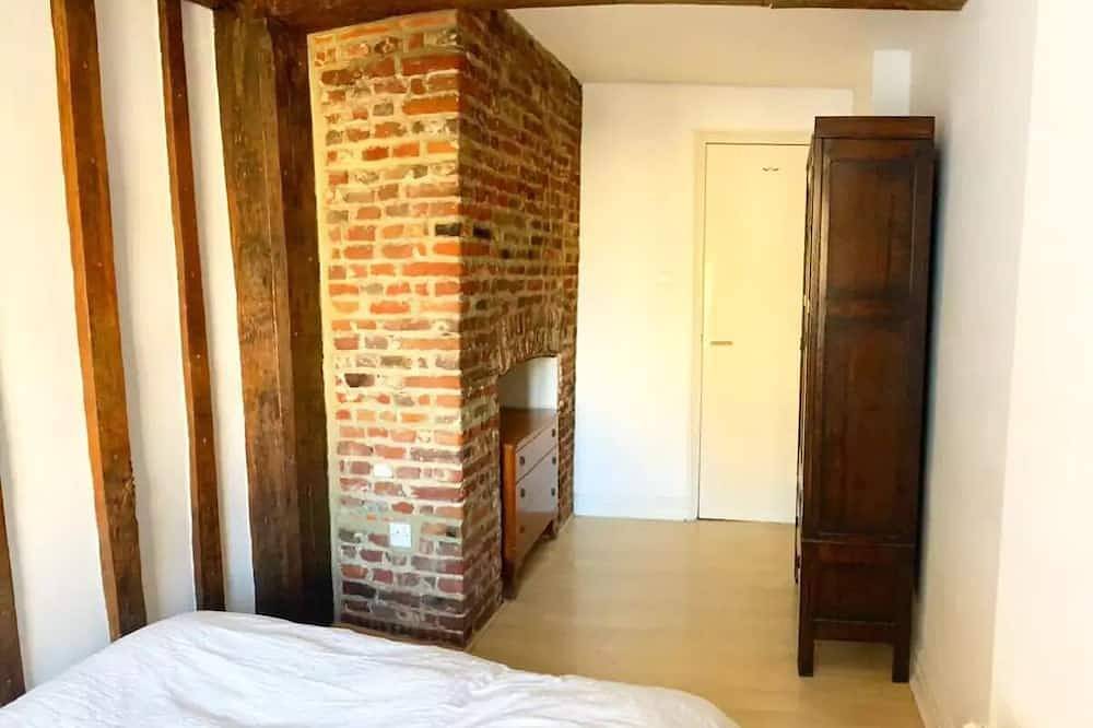 Entire apartment, This Property Is Not Available, The Listing Archived But Vrbo Still Promote It 🙄 in Kingston upon Thames, London