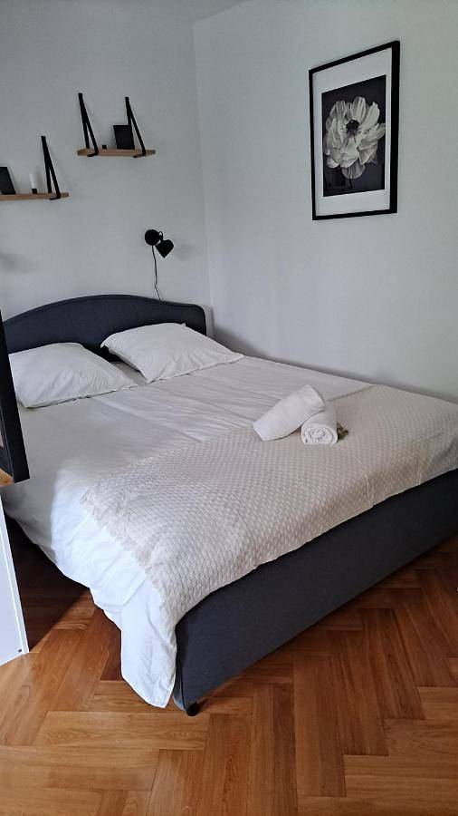 Gîte pour 4 personnes, avec terrasse à Bourg-la-Reine - 2