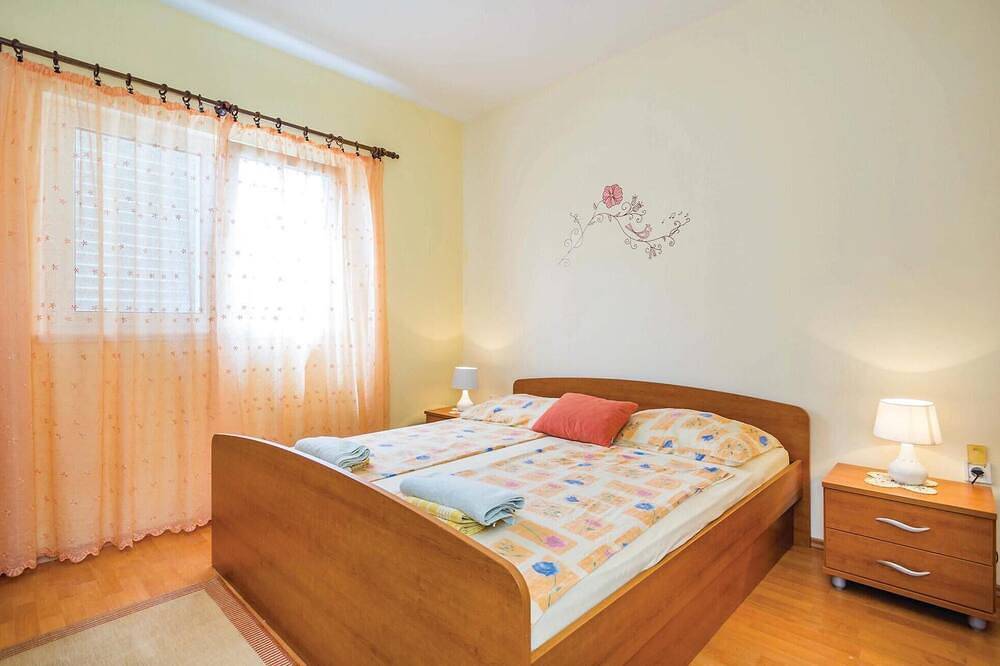 Apartamento entero, Bonito apartamento de 2 habitaciones en Kampor in Kampor, Rab