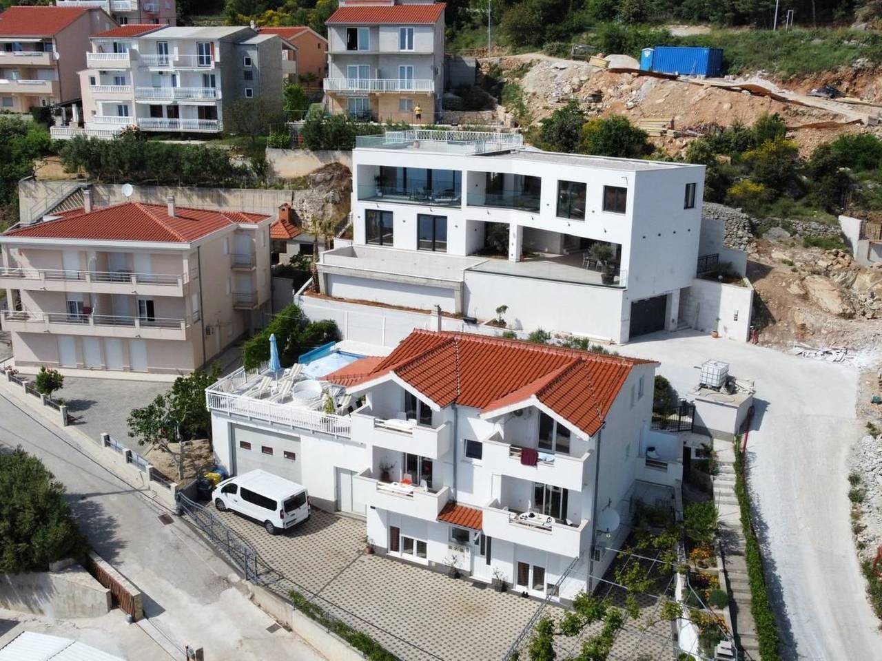 Villa Martina Matea große Villa mit beheiztem Pool in Stanici, Omis-Riviera