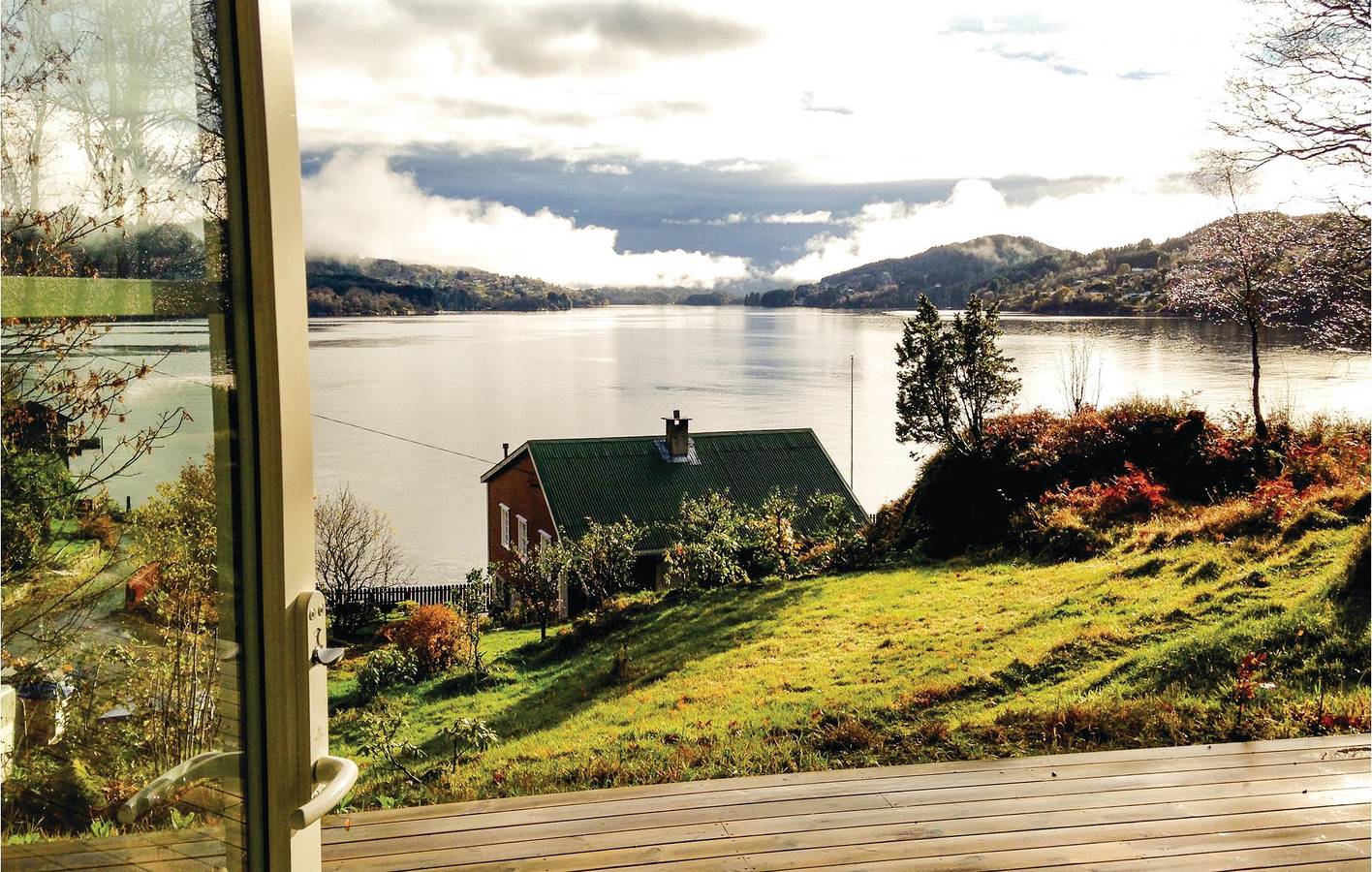 Ferienhaus für 6 Personen mit Terrasse in Lindås