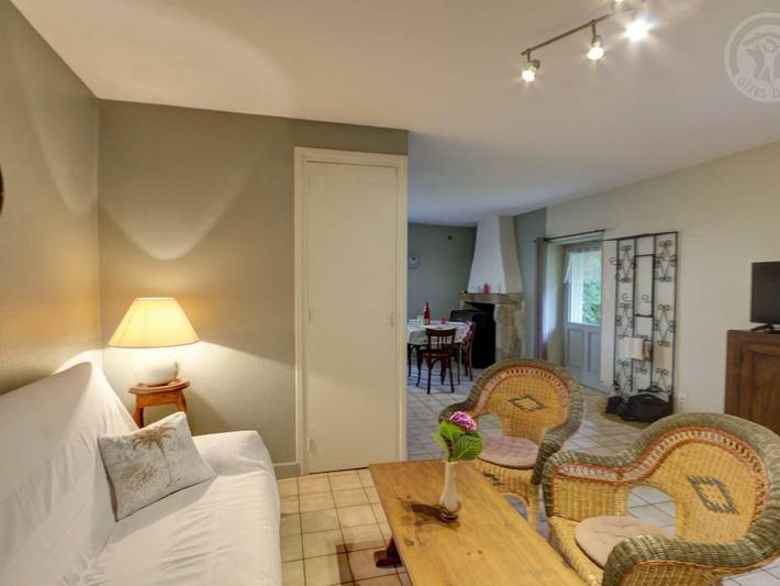 Charmantes Ferienhaus in Saint-Didier-sur-Rochefort, Haustiere erlaubt, ideal für 4 Personen in Saint-Didier-sur-Rochefort, Montbrison