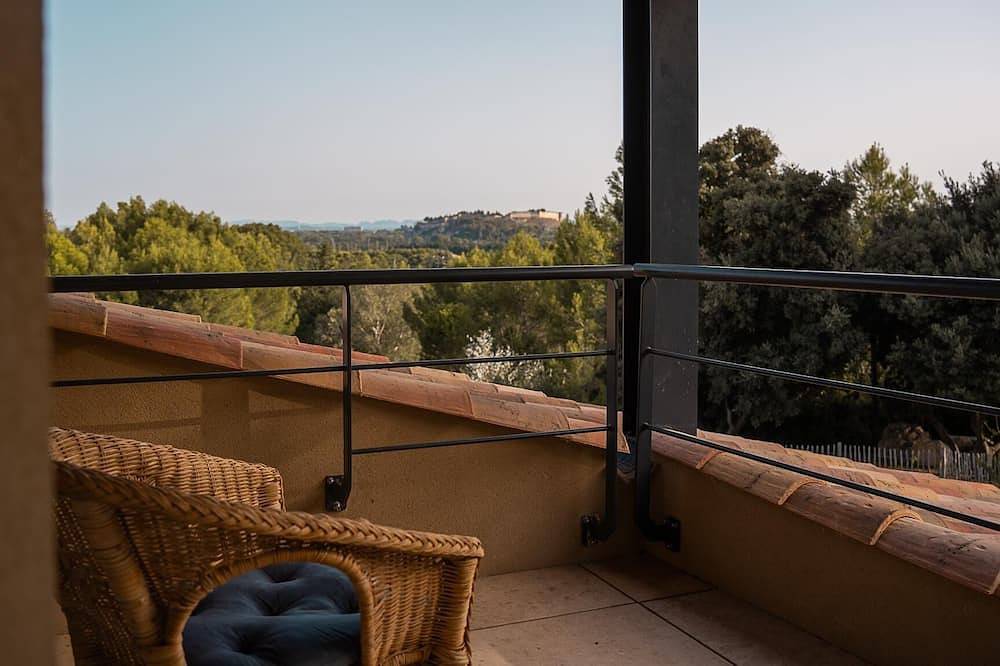 Villa Dans le Maquis Avec vue sur le Fort Saint André in Villeneuve-lès-Avignon, Region de Nimes