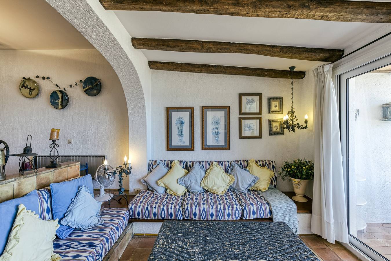 Entire apartment, Vacation Apartment “Mediterranean Paradise” near the Beach with Terrace and Wi-Fi in Sa Riera, Begur