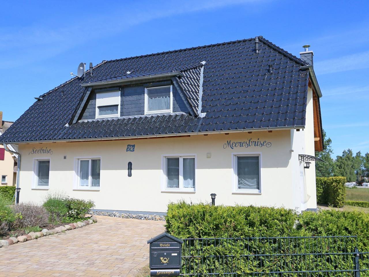 Ganze Ferienwohnung, Mr: Doppelhaushälfte Meeresbrise mit Terrasse und Fasssauna in Gager, Mönchgut