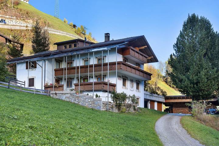 Chambre 'Haus Kristall - Double' avec vue sur la montagne, jardin commun et Wi-Fi in Selva dei Molini, Alpes de Zillertal