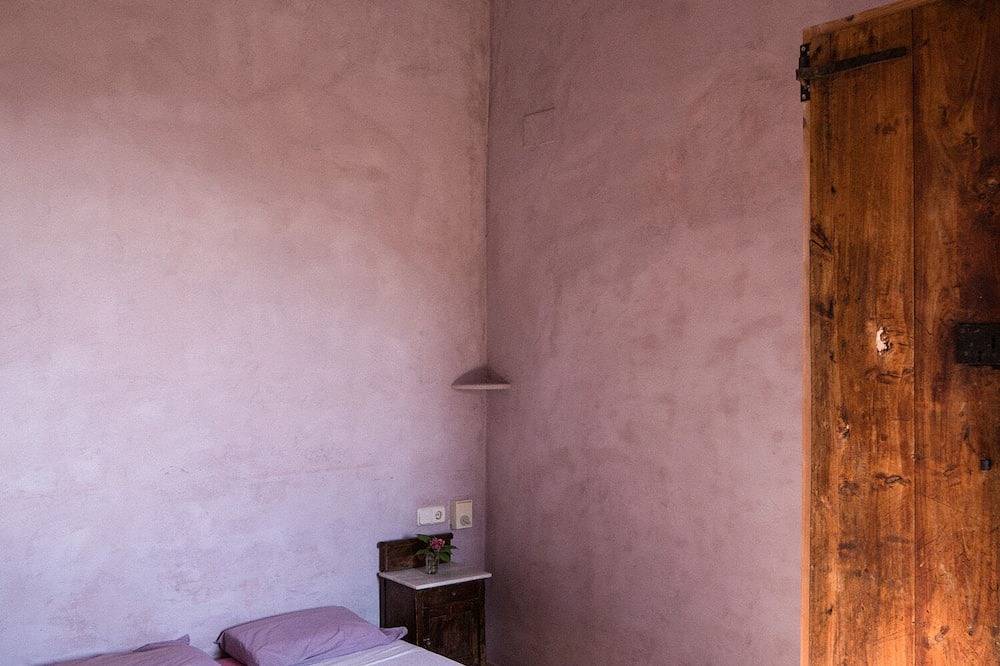 Casa de Pueblo Reformada y con Encanto a 10min de Figueres y 30min de Cadaques in Palau-saverdera, Oberampurien