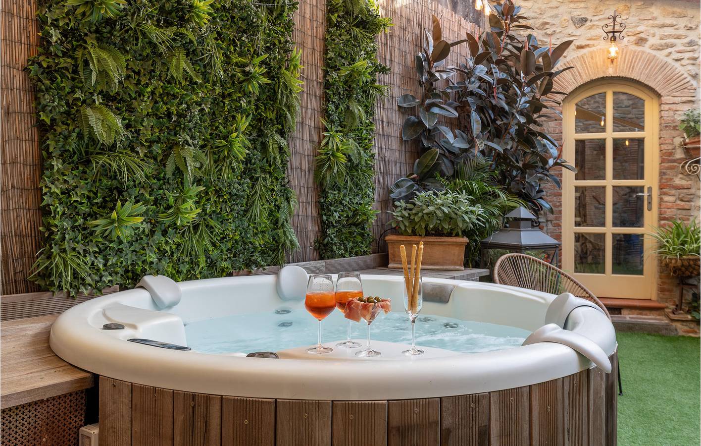 240qm Apartment mit Pool, Garten & Internet - Nähe Pizzeria & See in Capannori, Lucca Provinz