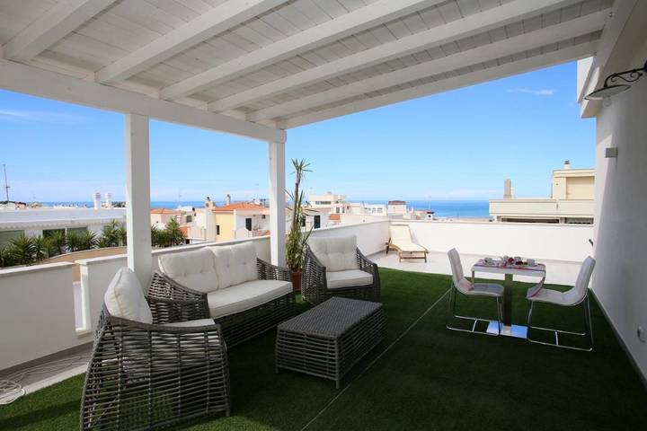 Chambre d’hôte pour 3 personnes, avec balcon et vue à Vieste - 2