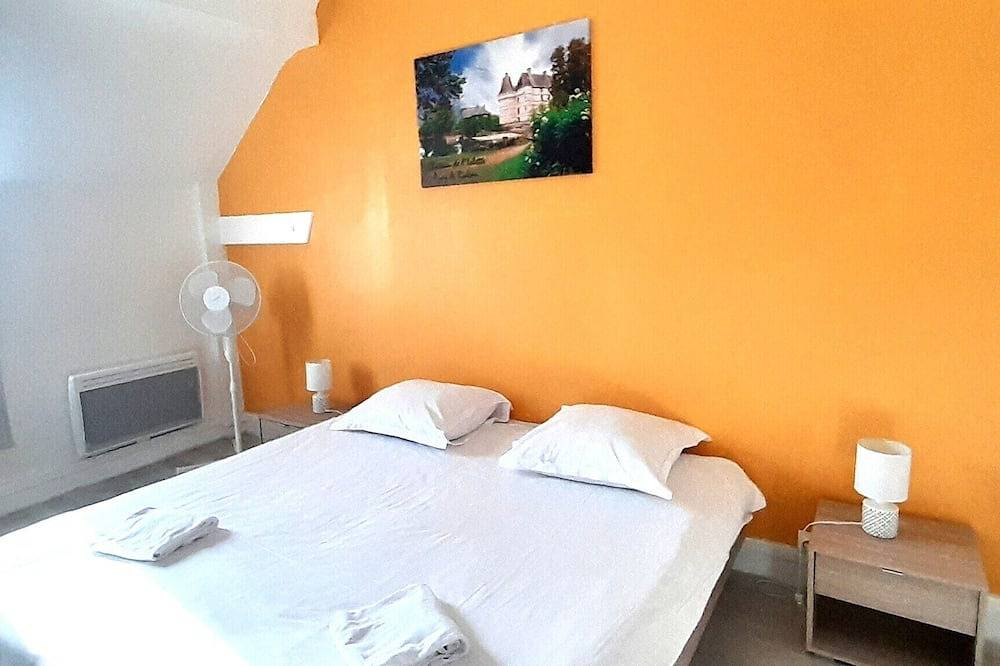 Entire apartment, Chez Benjamin -> 4 to 6 people in the center of Azay in Azay-le-Rideau, Loire Valley