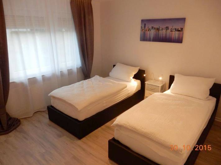 BnB für 4 Personen, mit Terrasse und Garten in Kassel