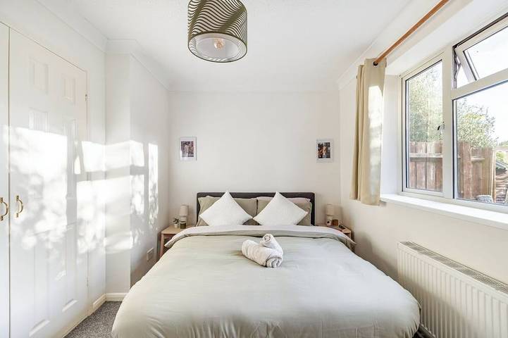 Ganze Wohnung, 2-Bed Ashford Maisonette in Ashford, Ashford und Umgebung