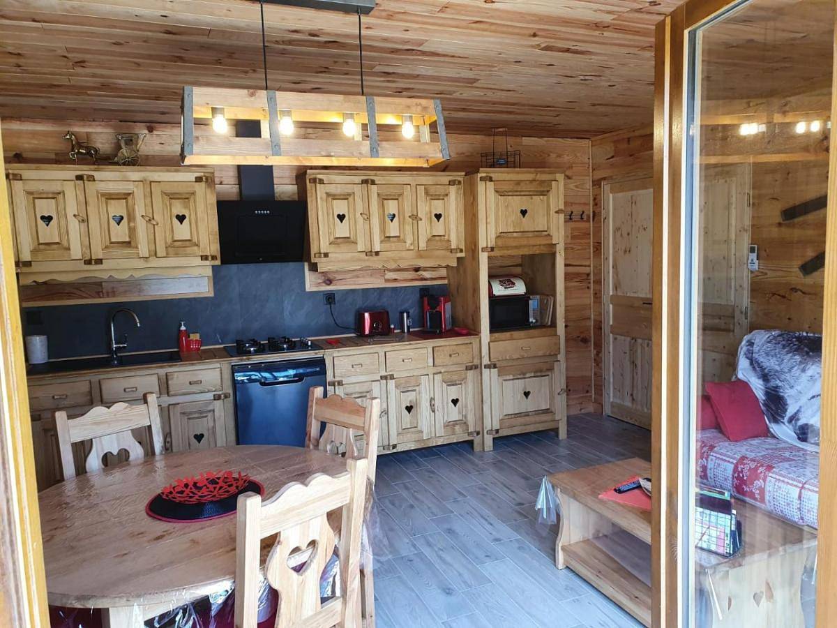 Chez Lavalou Gîte 4* chaleureux en bois in Lannemezan, Hautes-Pyrénées