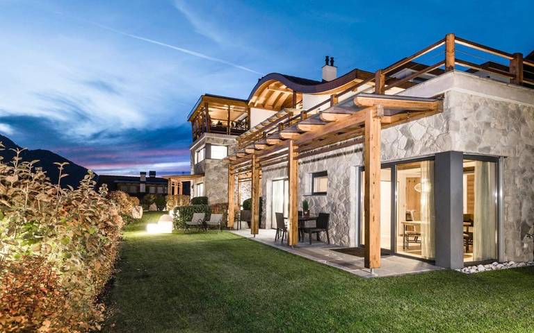 Ferienwohnung für 4 Personen, mit Balkon und Terrasse sowie Garten und Sauna in St. Ulrich in Gröden