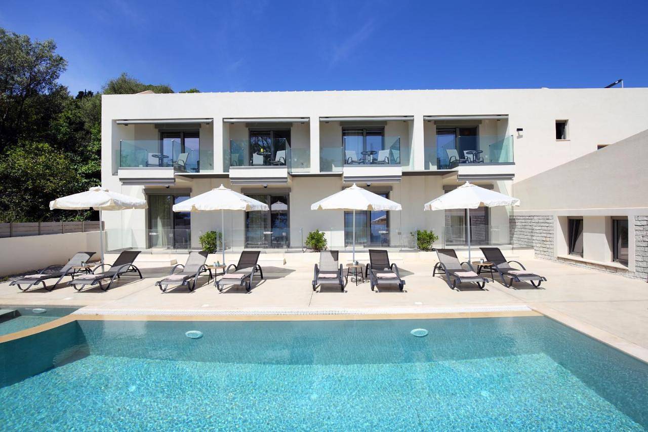 Almyra seafront residence in Ligia, Grèce