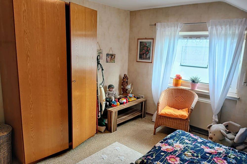 Ganze Wohnung, Frau Holle Land, Ferienwohnung in sehr ruhiger herrlicher Lage. in Bad Sooden-Allendorf, Werratal