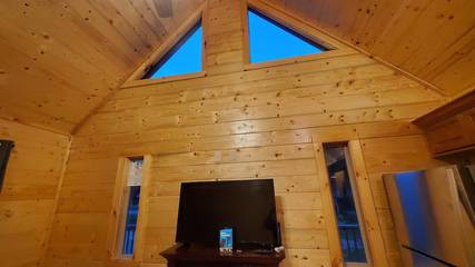 Log Cabin for 4 Guests in Fontana Lake, Swain County, Picture 4