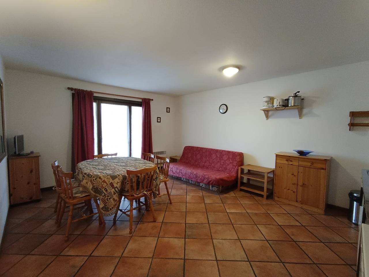 Appartement entier, Appartement idéalement situé proche des pistes, animaux acceptés, parking inclus in Montgenèvre, Région de Briançon