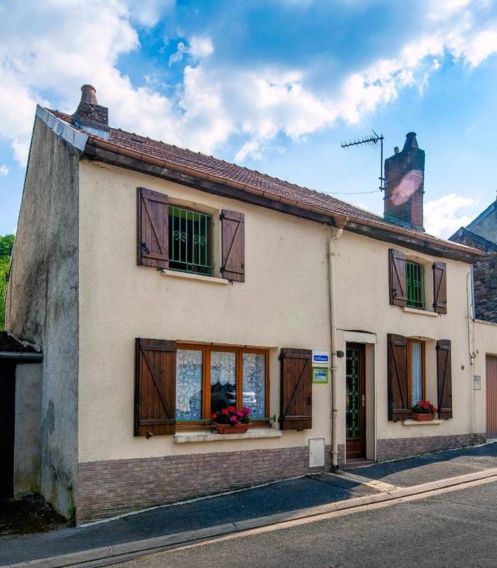 Location de vacances pour 5 personnes, avec Terrasse ainsi que Jardin et Vue à Deville