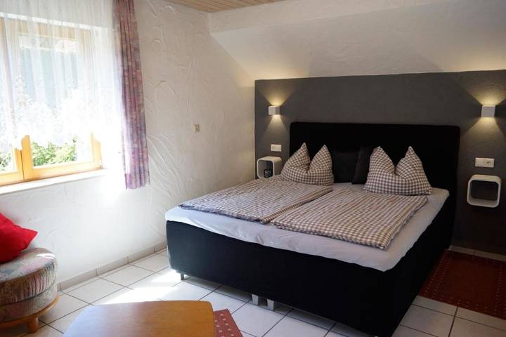 Ferienwohnung für 3 Personen, mit Terrasse und Garten in Aulendorf