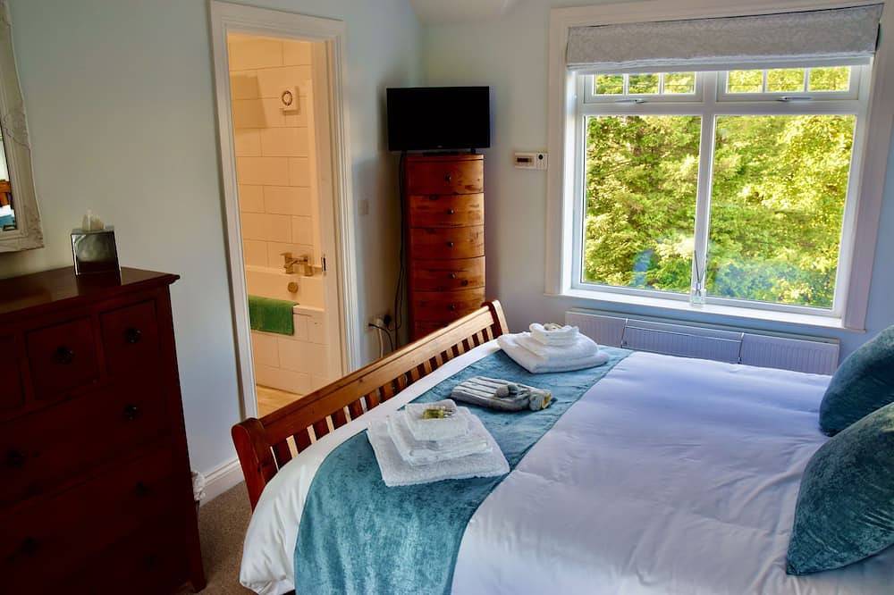 White Cottage - Quaint & cosy railway cottage just a stone's throw from beach in Holywood, Grafschaft Down