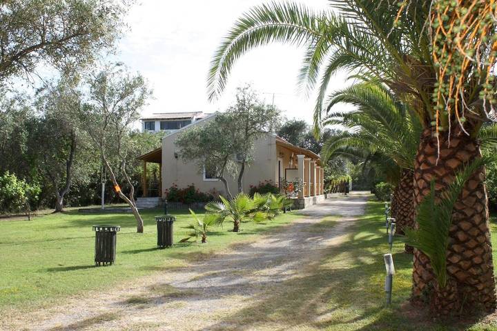 Gîte pour 4 personnes, avec terrasse et jardin à Corfou - 3