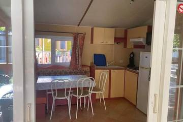 Mobil home pour 8 personnes, animaux acceptés à Mialet