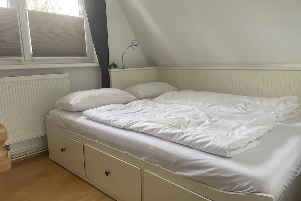 Modernes Reetdach Ferienhaus am Greifswalder Bodden an der Ostsee in Sundhagen, Stralsund Umland
