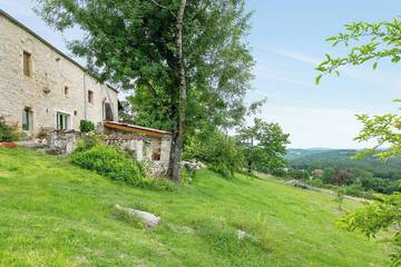 Maison d’hôte pour 3 personnes, avec jacuzzi ainsi que jardin et piscine à Fargues