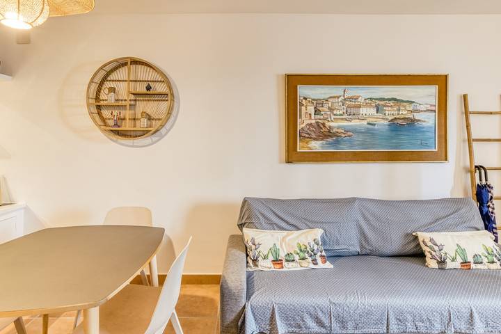 Geheel appartement, Appartement 'Calella Pallafrugell' met privé terras in Platgeta d'en Cosme (Palafrugell), Palafrugell