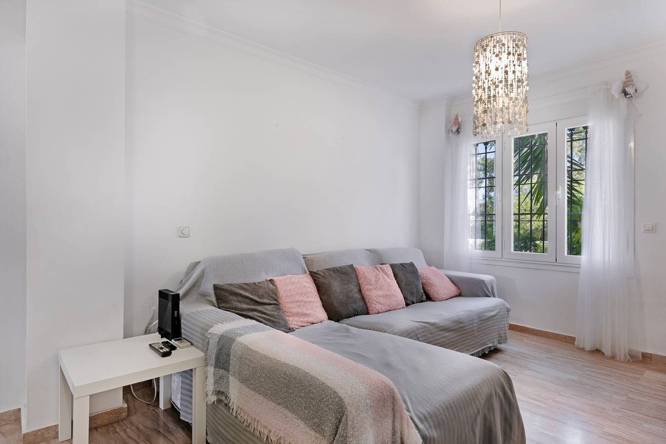 Apartamento entero, Apartamento 'Taymar' con piscina compartida, Wi-Fi y aire acondicionado in Playa La Barrosa, Chiclana de la Frontera